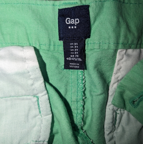 GAP Shorts - Picture 3 of 3